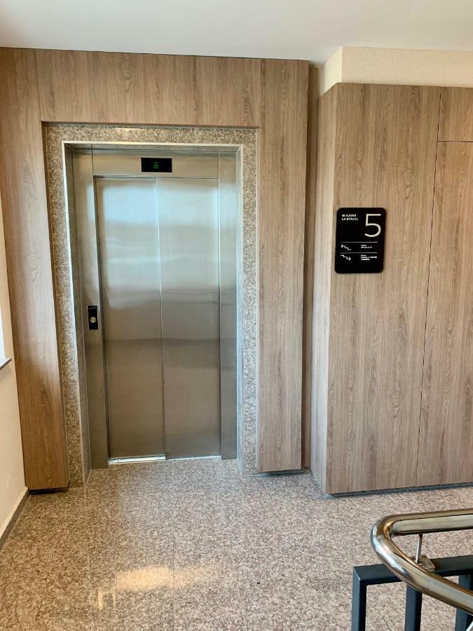 Apartmán Modern Studio Coresi Brašov Exteriér fotografie